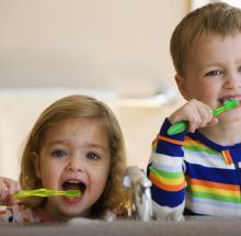 Ensinando seu filho a cuidar dos dentes
